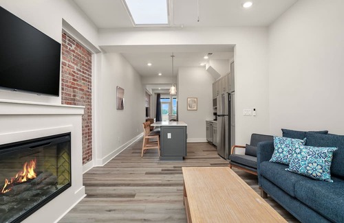 Cape Charles Condominio | Delmarva - Brand new condo in downtown Cape Charles!