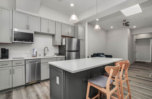 Cape Charles Condominio | Delmarva - Brand new condo in downtown Cape Charles!