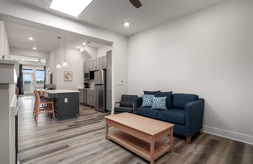 Cape Charles Condominio | Delmarva - Brand new condo in downtown Cape Charles!