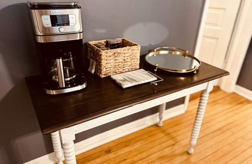 Lakeview Apartamento | Mid-Century Modern 2 BD APT | Walk to Wrigley