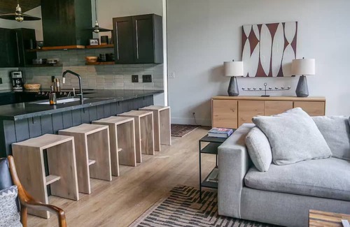 Camp Nelson Casa | A House in the Mountains - Modern Spacious & Views