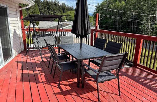 Cormorant Island Casa | A New Pet Friendly Getaway in Alert Bay