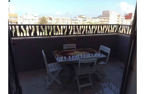 Ain El Turk Apartamento | 300 m from the beach fully-equipped apartment in a secure residence secure parking