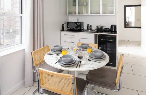 Midtown East Apartamento | Cozy and Chic Studio Loft in Midtown NYC! #302