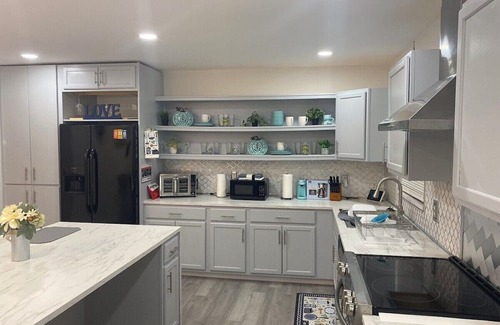 North Miami Casa | Serene 2-bedroom house with AC in North Miami