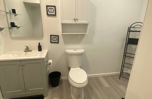 North Miami Casa | Serene 2-bedroom house with AC in North Miami