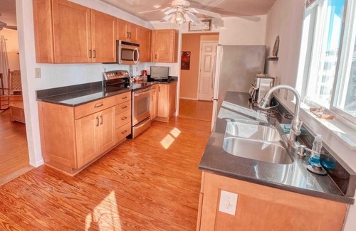 Crescent Beach Casa | Cabana II: Oceanview & Walk to the Beach