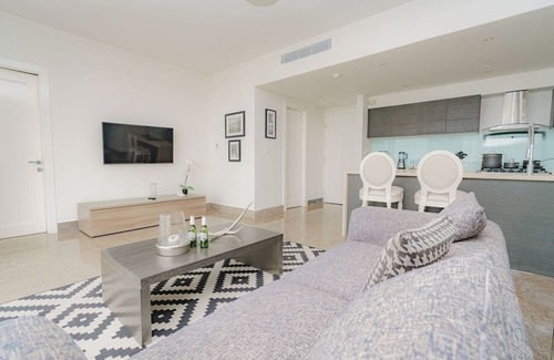 Panama City Apartamento | Exclusive and luxury 1BR with balcony in Yoo Panama