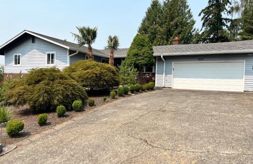Lents Casa | Entire Elegant Home For You.