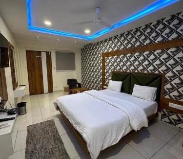 Vadodara Hotel | Hotel Moon View