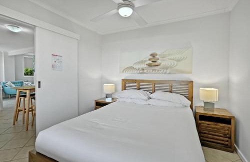 Malua Bay Casa | Beachside 2-Bed with Ocean Views & Alfresco Dining