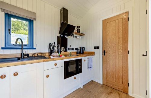 Ammanford Casa | Cwt Glas