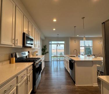 Fox Valley Casa | Townhome in Aurora
