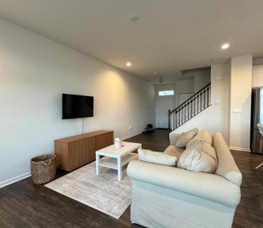 Fox Valley Casa | Townhome in Aurora
