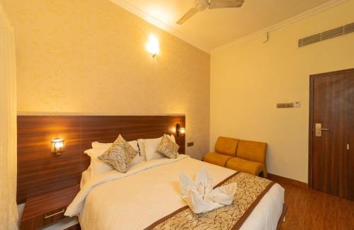 Periamet Hotel | ADHAVA PARK INN