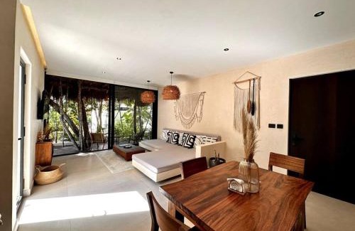 Soliman Bay Apartamento | Two Story Bungalow Oasis: 2BR, 2BA by Mayan Host