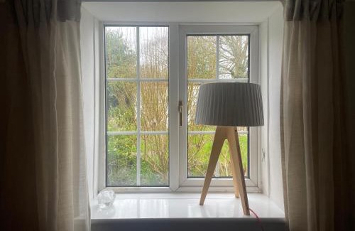 Claverham Casa | Charming cottage near airport