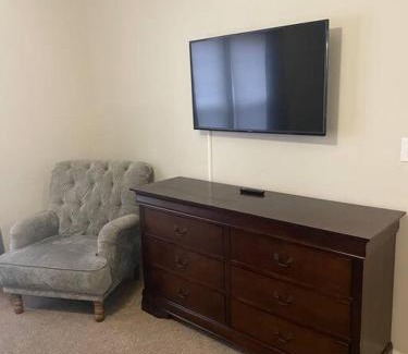 Hollister Casa | Deep Roots Den on Table Rock New Property