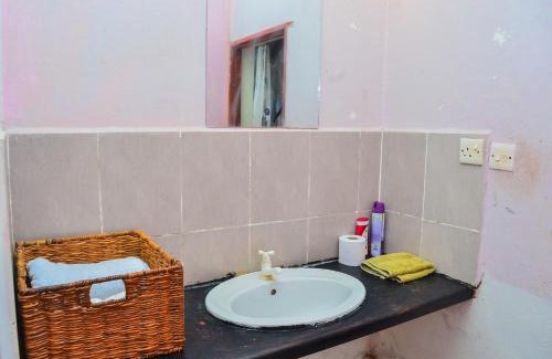 Diani Beach Cama Y Desayuno | Kinazini getaway