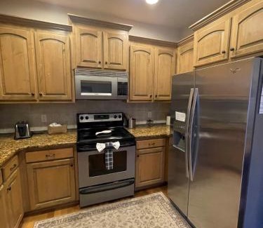 Hollister Casa | Deep Roots Den on Table Rock New Property