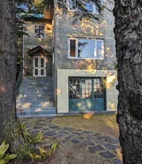 Shimla Casa | Master Bedroom Near Chail Sanctuary Woodrose Est