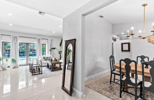 Palmetto Bay Villa | Peacock Villa Palmetto Bay