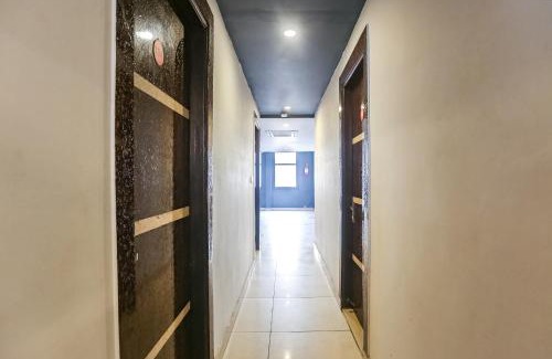 Delhi Hotel | OYO 69984 Royal Inn