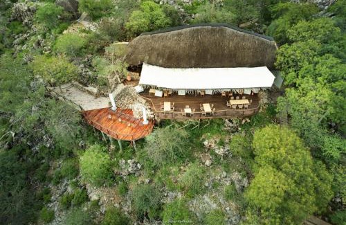 Okaukuejo Cabina | Ongava Lodge