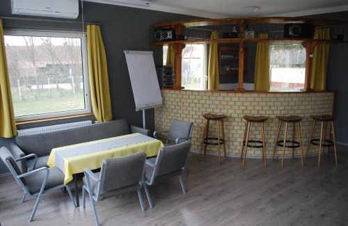 Apostag Cama Y Desayuno | Casa Napsugár Panzió