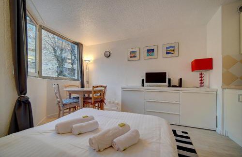 Cannes Old Town Apartamento | IMMOGROOM - 2 min from the beaches - AC- Swimming pool