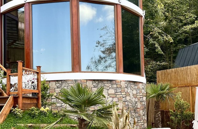 Villa with Pool, Backyard and Jacuzzi in Sapanca