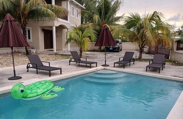 Leah's Heaven #1 - Sandrania Gardens Spacious Apt