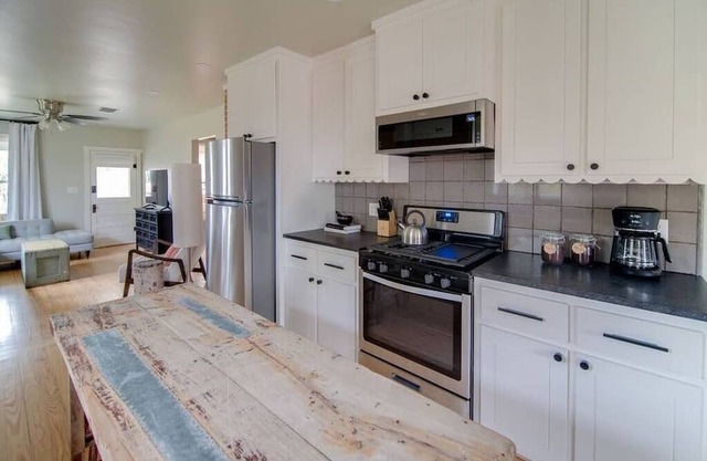 Pet-Friendly Craftsman Home in Fredericksburg