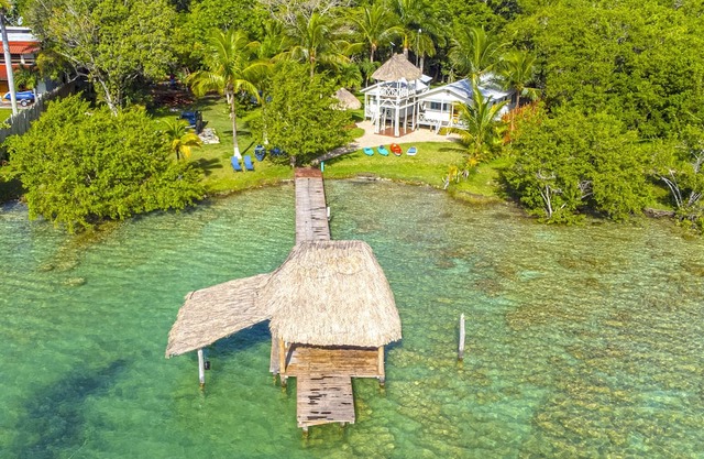 Cabaña con muelle privado en la Laguna de Bacalar