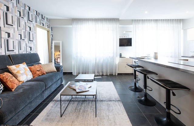 HIGHLAND, Annecy Rent Lodge