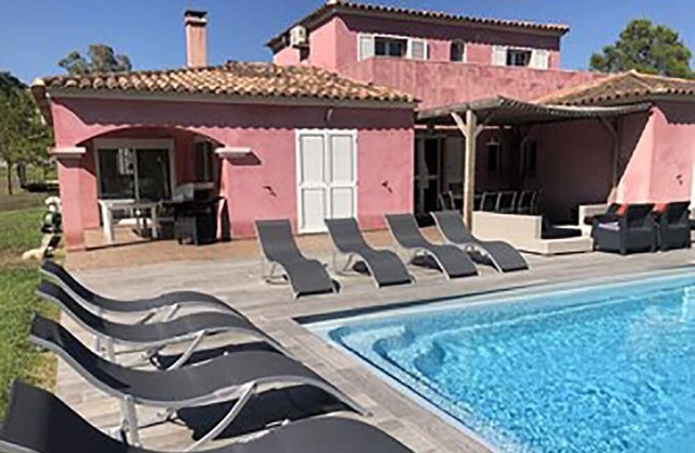 VILLA 5 rooms air-conditioned 10 pers Swimming pool 15 mn Santa Giulia and Palombaggia