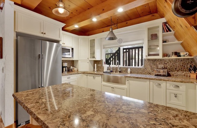 2164-fawnskin Tree House 3 Bedroom Home by Redawning