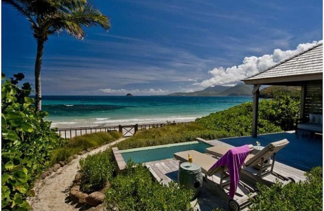 Oceanfront Beach Bungalow ON Beach, PRIVATE with Club Resort Access & Tennis