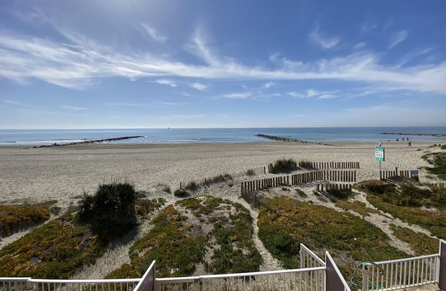 Dúplex F3 en primera línea de playa, 6 personas, Carnon, WiFi, parking, mascotas ok
