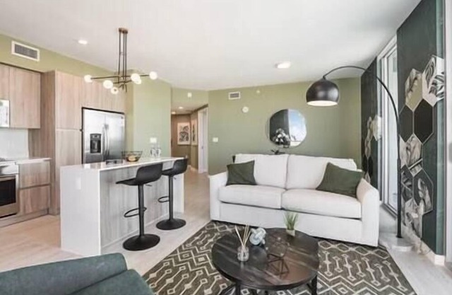 Design Flat/pool/parking/gym