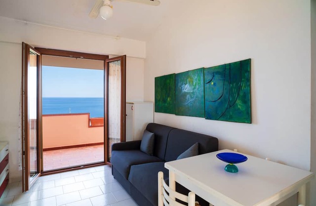 Holiday Home "Vista Mare" with Sea View, Private Terrace and Wi-Fi