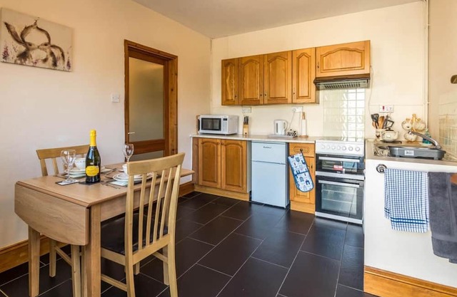 Primrose - 1 Bedroom Cottage - Llanteg