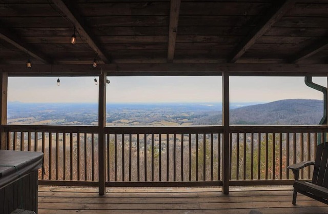 Remarkable Views !! Pet Friendly Cabin