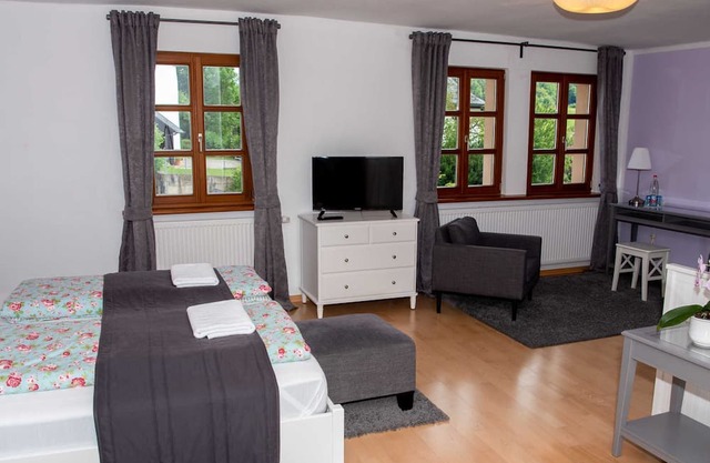 Rooms Neubürg - Gutshof Mengersdorf