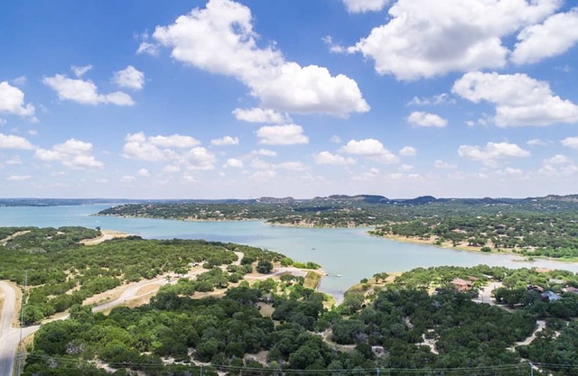 ¡MIRE LOS FUEGOS ARTIFICIALES DESDE LA CUBIERTA EL 4 DE JULIO!~ ¡VISTAS MAGNÍFICAS DEL LAGO!~ SLEEPS 11