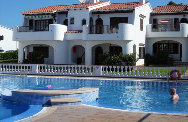 Son Bou Gardens, first floor, air conditioned family apartment with pool view