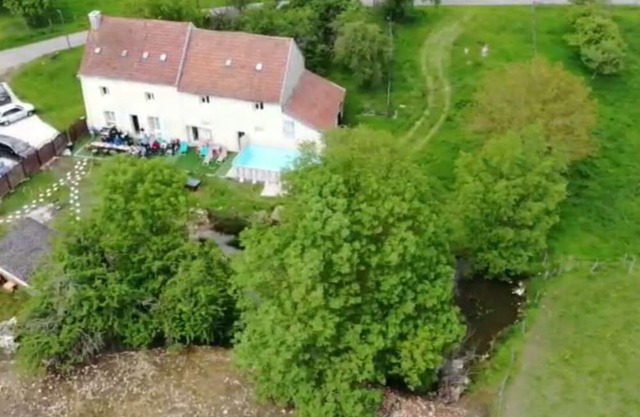 Casa de 16 habitaciones para 40 personas, piscina cubierta climatizada, discoteca