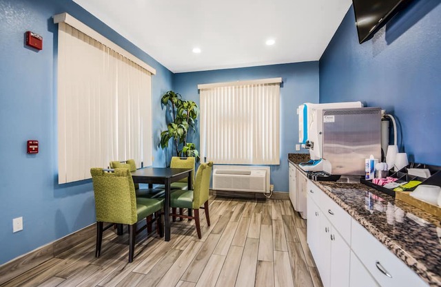 Scottish Inns & Suites IAH Airport - Beltway 8