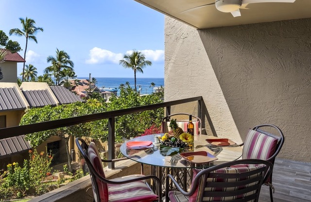 Remodelado 1 dormitorio, cerca de la ciudad, vista al mar, Kona Pacific B310
