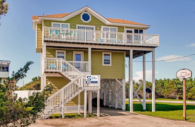 Vista al mar en Rodanthe-Relax en la piscina, bañera de hidromasaje, sala de juegos, Pier Pass, se admiten perros